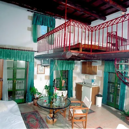 Ifigenia Trad.rooms In Oldtown By.marios Homestay